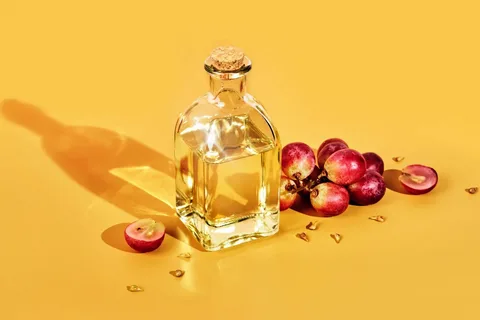 تصویر 4 از خرید روغن دانه انگور  + قیمت فروش استثنایی